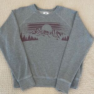 Sundry Mountains Sweatshirt Size 1 (Small) Vintage Soft Feel